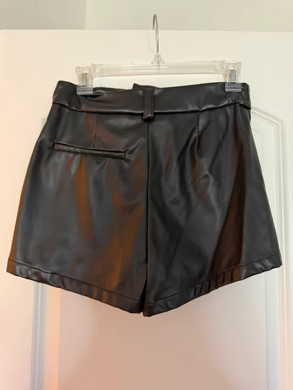 SHEIN Shorts Black - Image 4