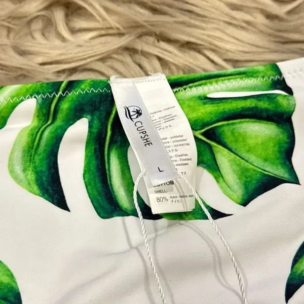 NWT cupshe swim suit bottoms size large - Image 2