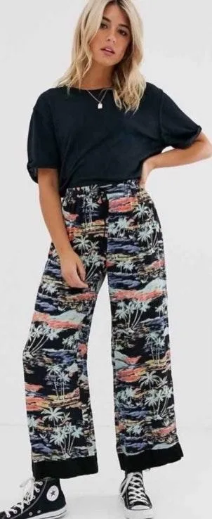 Free People Brand New Blue Lagoon Print Pants - Image 2