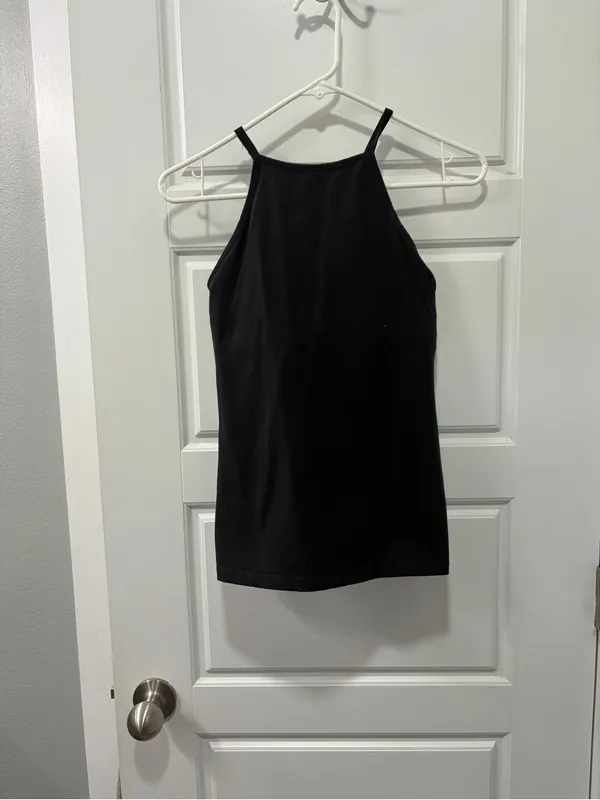 Beyond Yoga black halter neck tank top in size M - Image 3