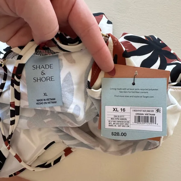 NWT Shade and Shore Women’s XL 16 Tankini Top Swim V neck floral brown white - Image 5