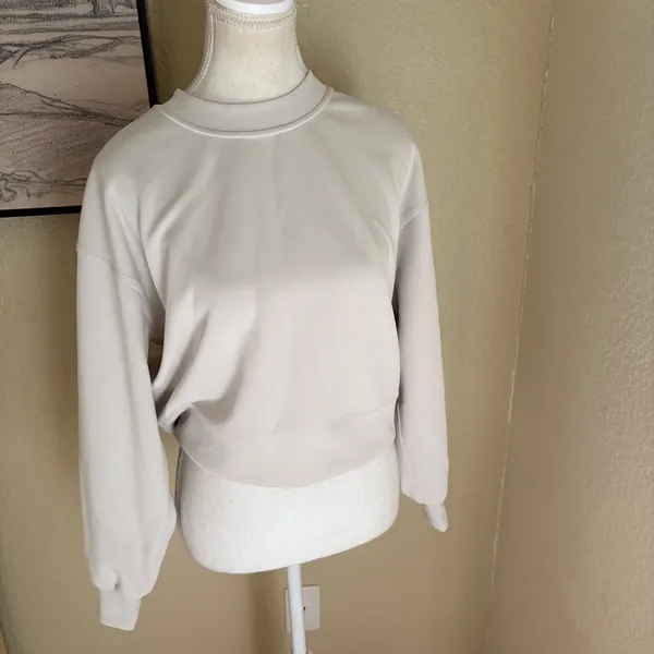 LULULEMON Perfectly‎ Oversized Crop Crew Softstrem Size 4 - Image 4