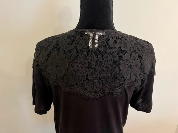 Black Knit Lace Short Sleeve Shirt Size Medium - Image 4