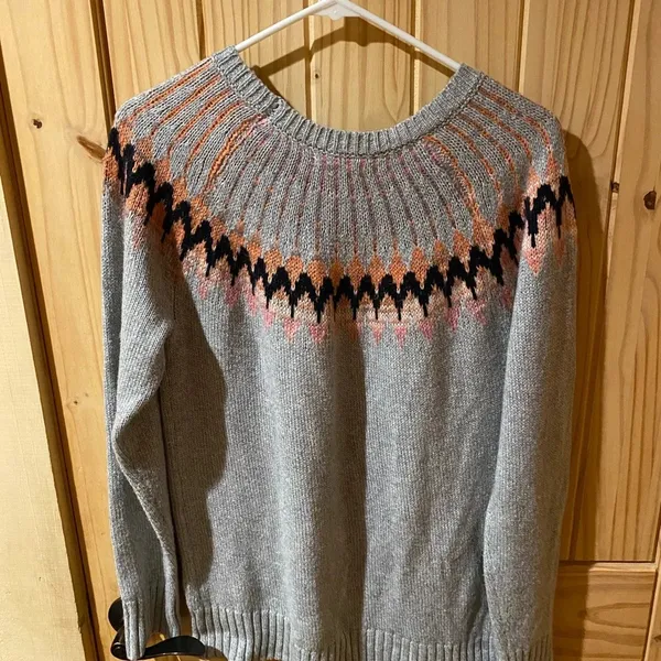 Maurices gray sweater size medium - Image 5