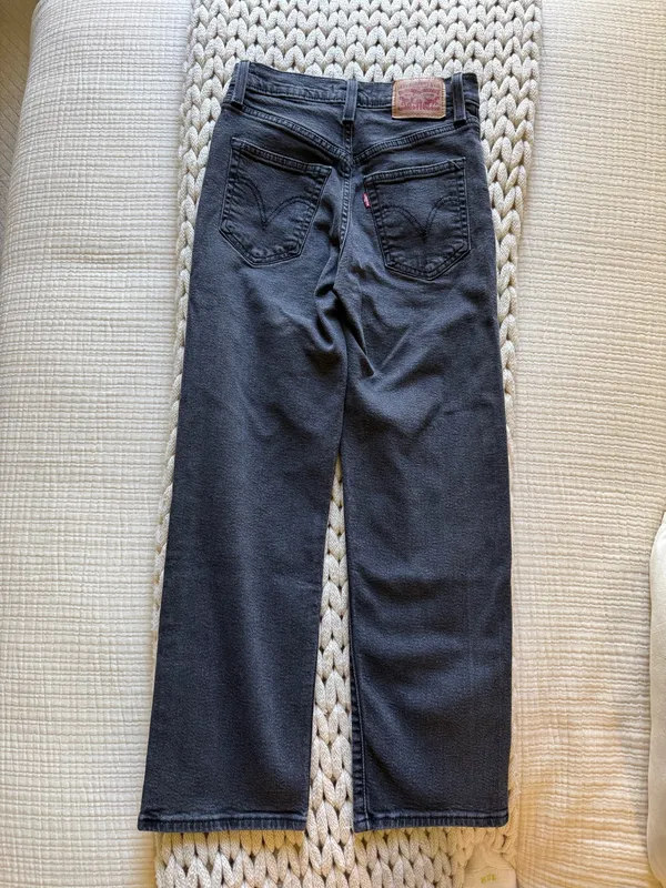 Levi’s Black Ribcage Ankle Straight Jeans - Image 2