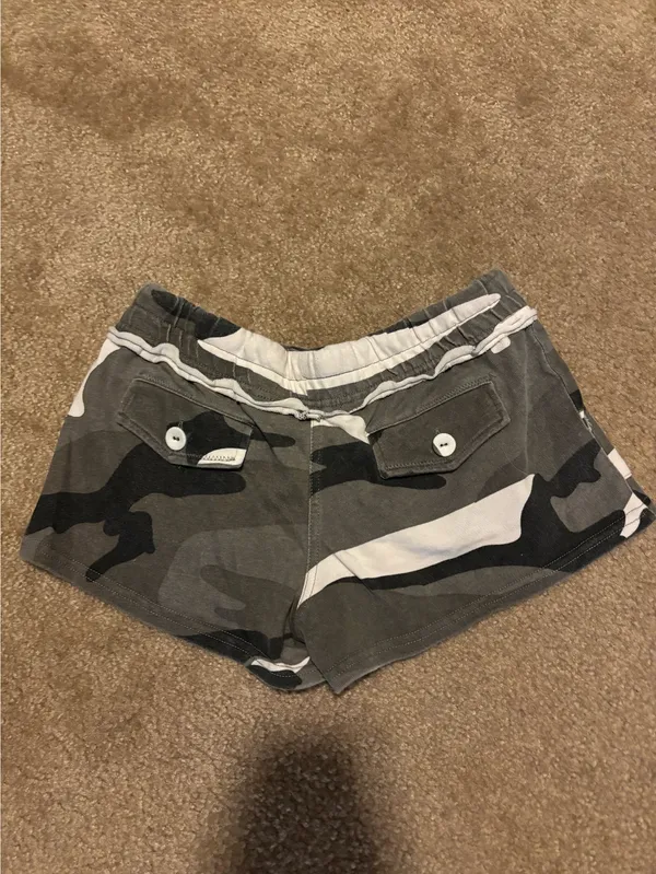 Rare Brandy Melville camo shorts NWT - Image 3