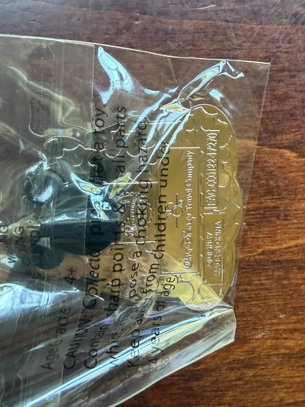Walt Disney Travel Company Lanyard Enamel Pin and Clear Plastic Pass Holder New - Image 6