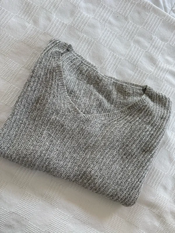 Brandy Melville Sweater - Image 3