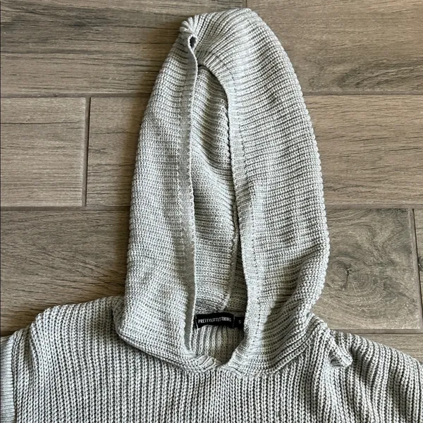 PrettyLittleThing Light Gray Hooded Sweater Vest - Image 4