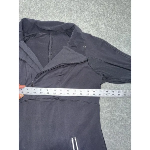 Lululemon Womens Run Reflect 1/2 Zip Pullover Black Stretch Jacket Size 10 - Image 7