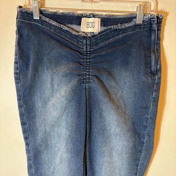 BDG Urban Outfitters Ruched Dipped V Flare Jeans Size 30 Dark Wash Blue - Image 3