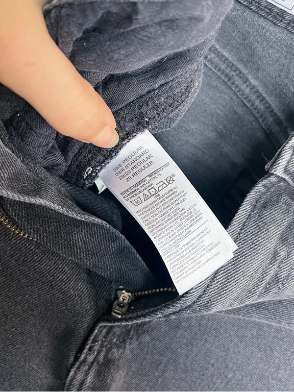 GAP • High Rise Stride Wide-Leg Jeans in Washed Black trouser regular inseam - Image 9