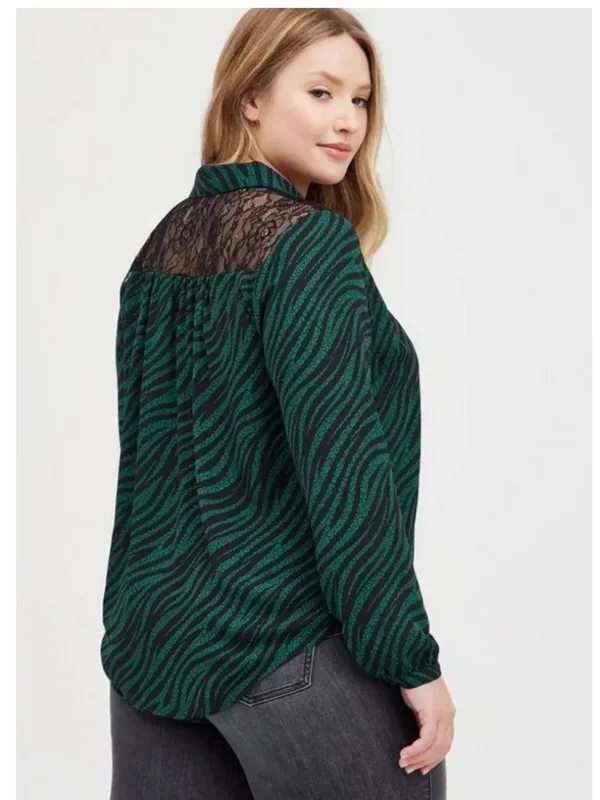 Torrid Georgette Lace Trim Drop Leopard Green Print Long Sleeve Blouse Size 3X - Image 2