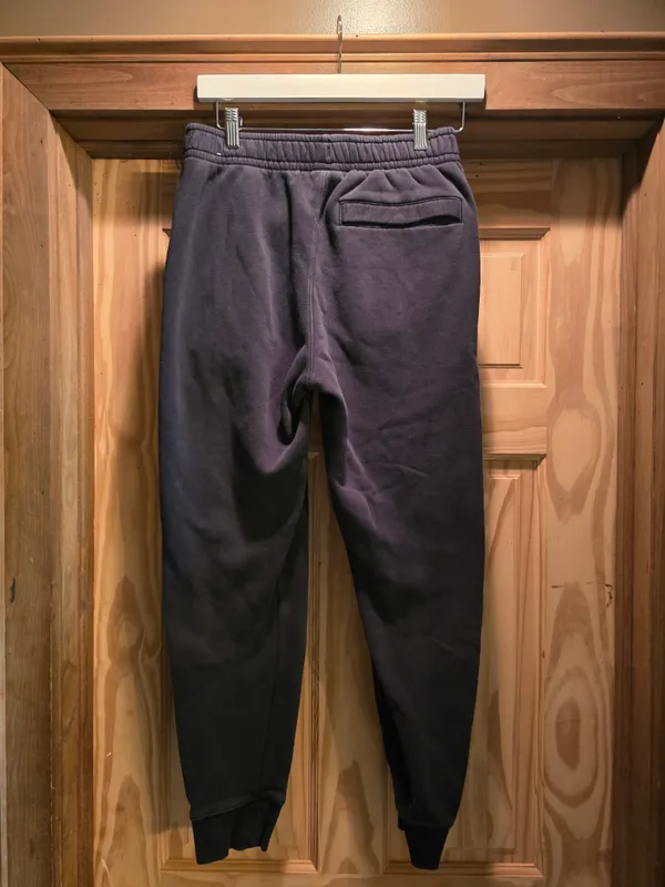 O Nike Women's Dark Charcoal Fleece Joggers with White Swoosh Small - Image 5