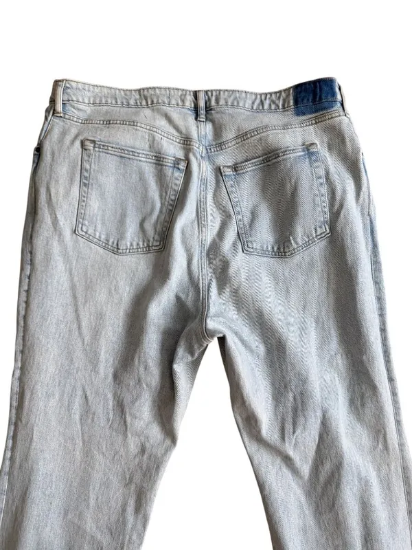 ABERCROMBIE & FITCH Curve Love Light Distressed High Rise 90s Relaxed Jean Sz 20 - Image 2