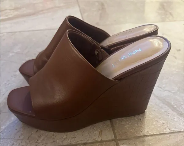 Nine West 4.5" wedge heels 8 1/2 brown - Image 2