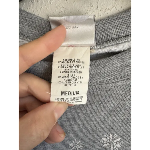 Vintage Disney Store Gray Winnie the Pooh Bear Winter Graphic Sweatshirt Women M - Image 4