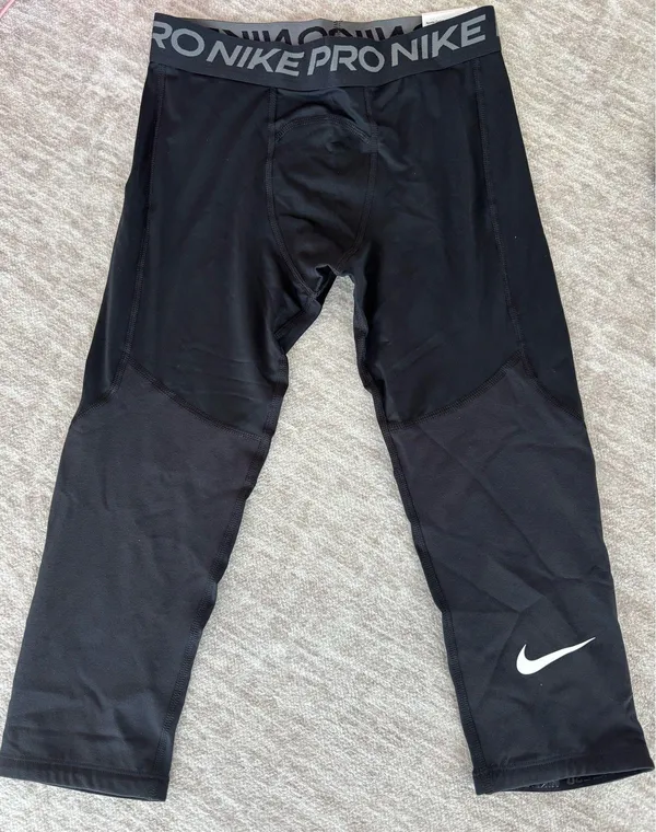 Nike Pro Tight Fit 7/8 Leggings - Image 2