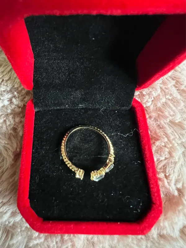 10k Plated with Gorgeous Gemstones Adjustable Ring Size 7 - Image 4
