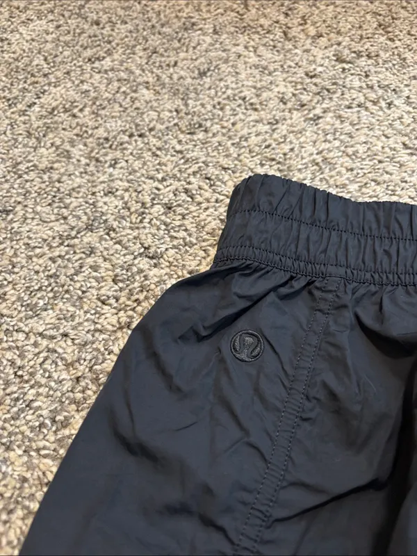 Lululemon High-Rise Ruched Mini Skirt size XXS - Image 3
