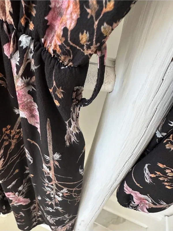 Erika Lang Nordstrom Women's Black Surplice Floral Dress Size Large - Image 13