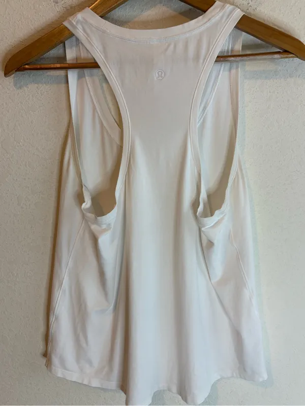 lululemon athletica White Scoop Neck Tank Top size 8 - Image 3