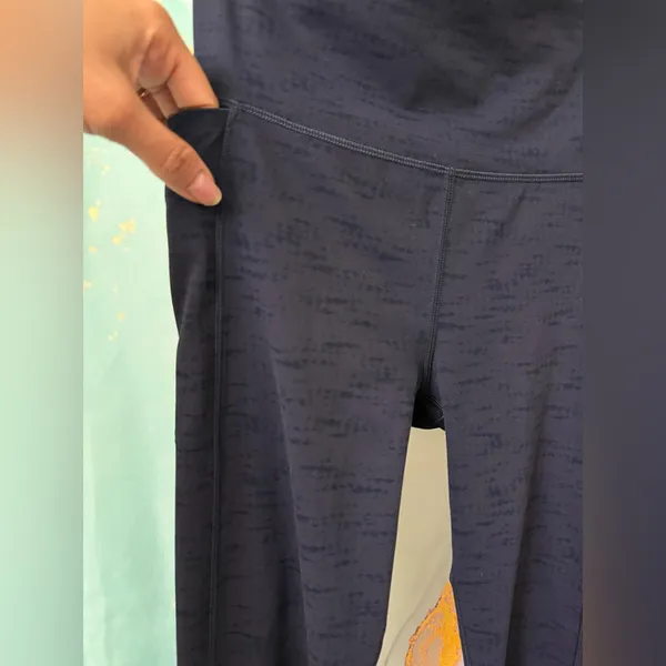 Vuori Studio Pocket Legging Navy Heathered Side Pockets VW446 Sz: S - Image 4