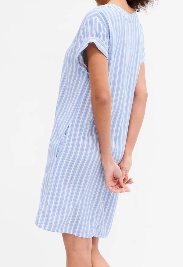 Gap Women’s Short Sleeve V-Neck Dress - Image 2
