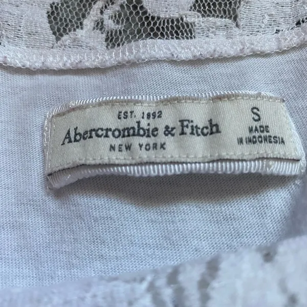Abercrombie Floral Crop Top - Image 3