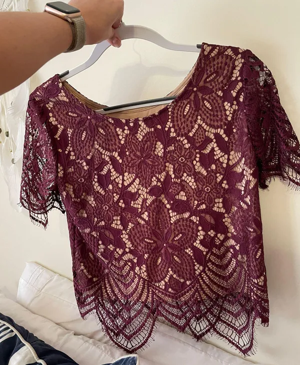 Maroon Lace Crop Top - Image 5