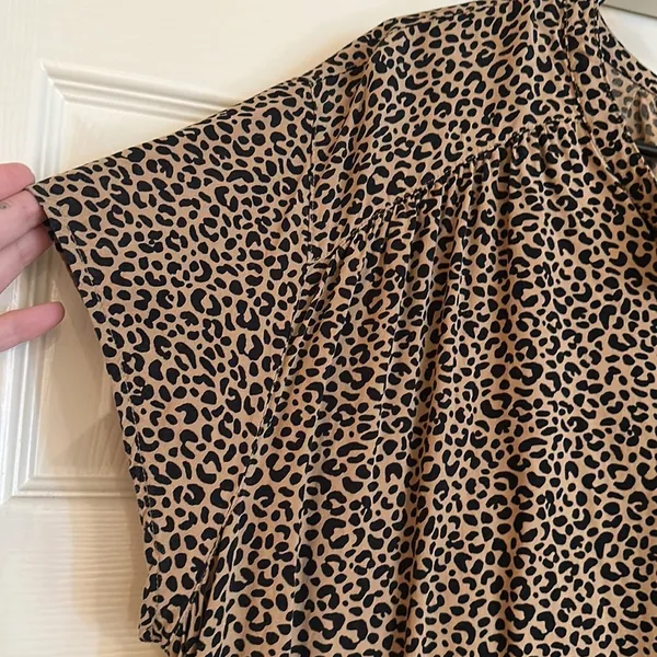 Old Navy Leopard Button Up Top - Image 3