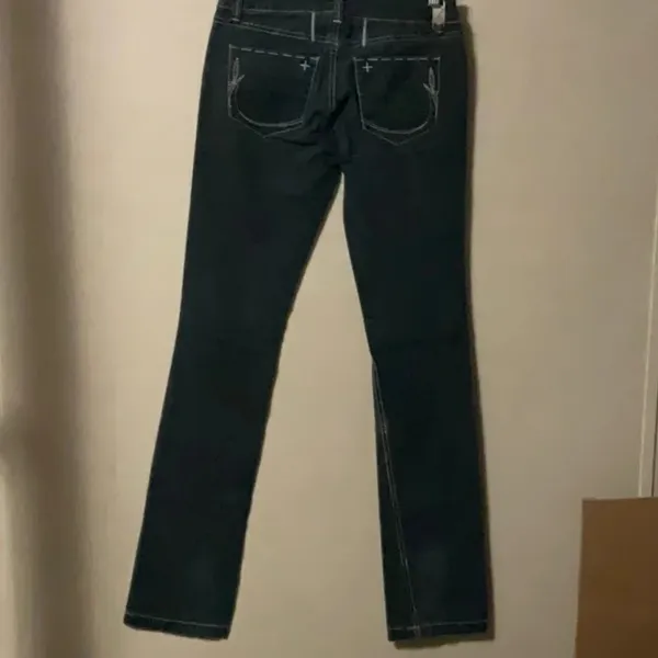 Kits on Blue Size 24 - Image 2