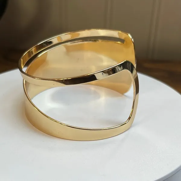 Elegant & Chic 18K Gold Plated Bracelet - Image 5