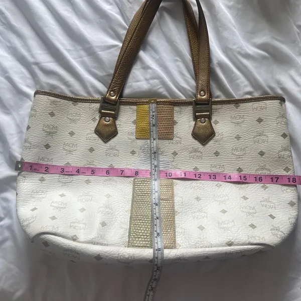 MCM Princess Lion White Shoulder Tote - Image 11