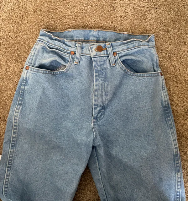 Wrangler Women's Cowboy Cut High Rise Slim Fit Tapered Leg Jean - Image 4