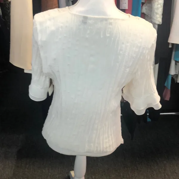 Sz medium lady’s white top - Image 3