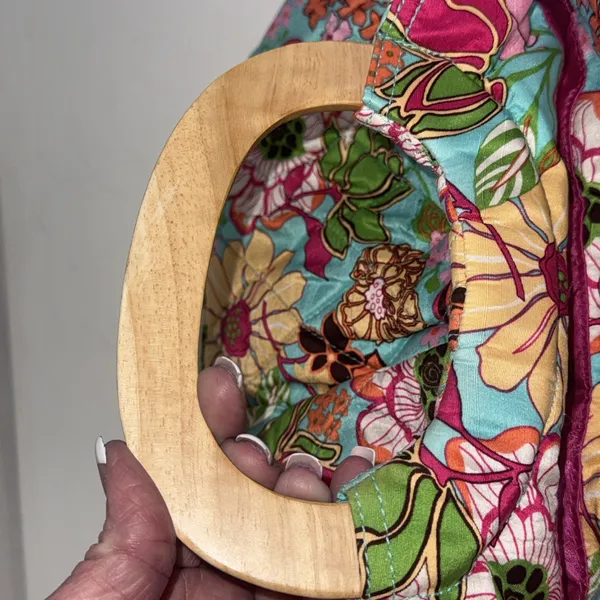 Vtg 2000s Vera Bradley Silk Quilted Floral Handbag Wooden Handles Pink Lining - Image 11