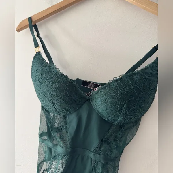 NEW!! Victoria’s Secret Love Emerald Green Lace Floral‎ Corset Style Bodysuit - Image 3