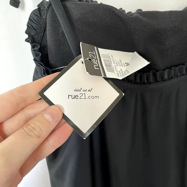 NWT‎ Rue21 black rufle one piece padded swimsuit fully covered women's size M - Image 6