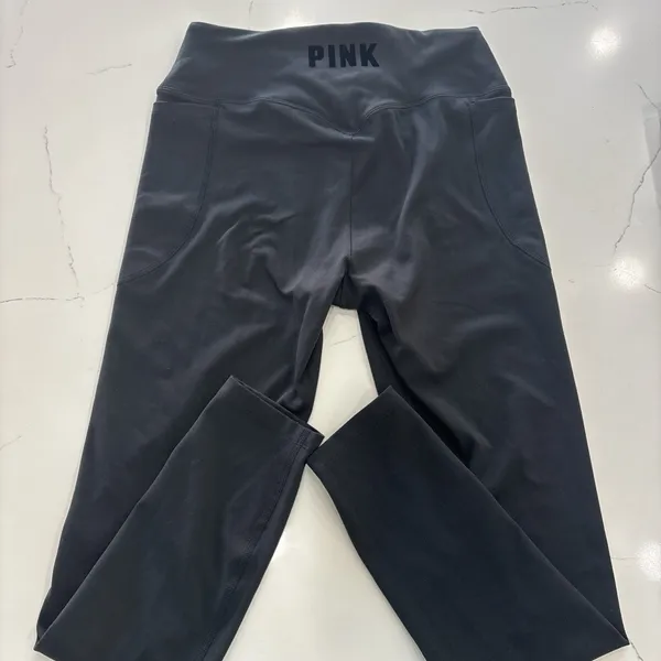 Victoria secrets Black High-Waisted Leggings size M in black with side pockets - Image 4