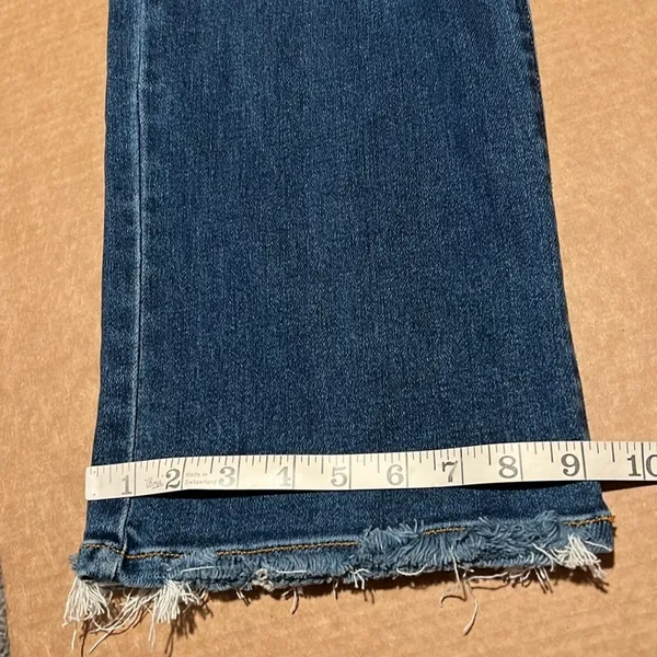 Judy Blue Mid-Rise Straight Leg Distressed Dad Jean, size 28 - Image 10