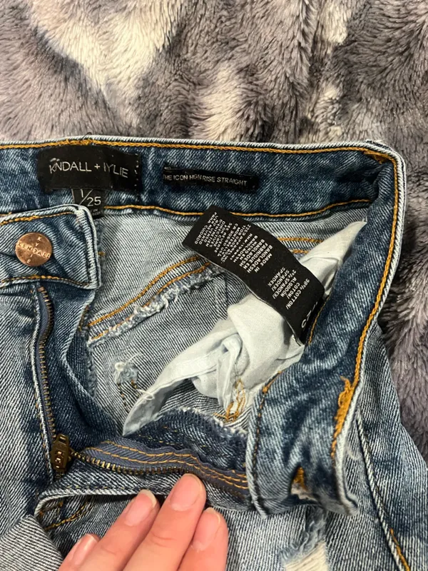 Kendall & Kylie Light Blue Distressed Straight-Leg Jeans - Image 4