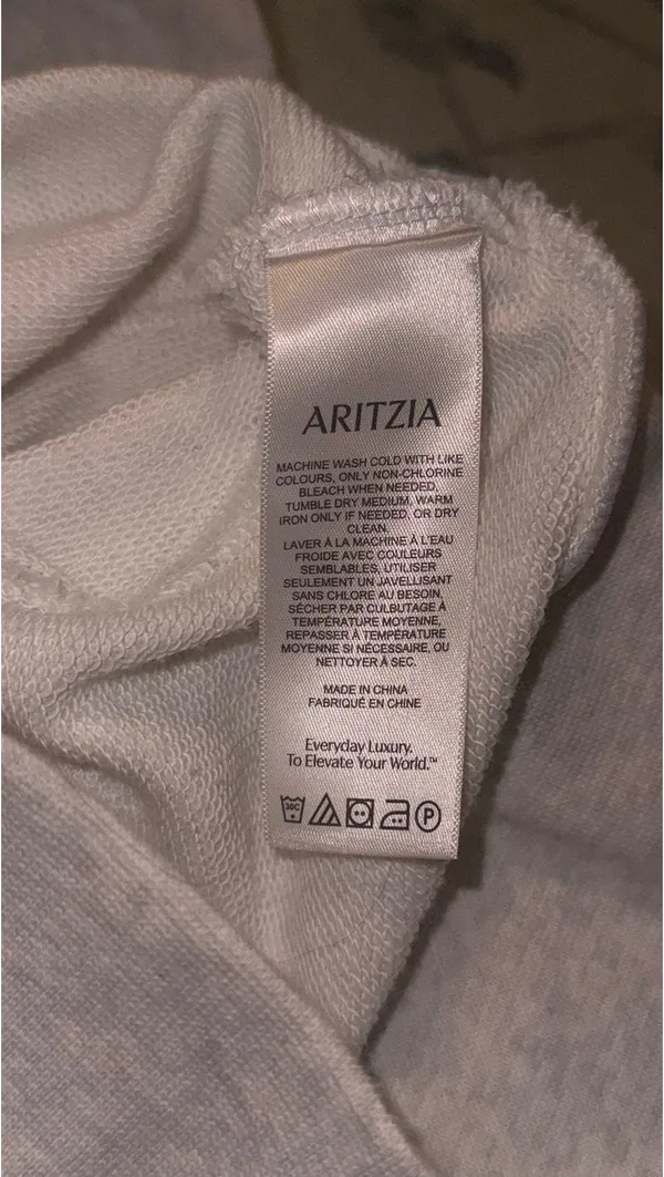 Aritzia TNA cropped crew sweatshirt - Image 4