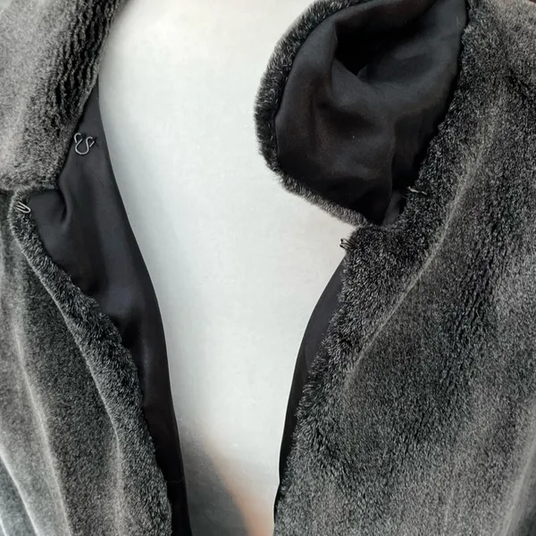 Vintage Faux Fur Cape Bolero Gray Size M/L - Image 4