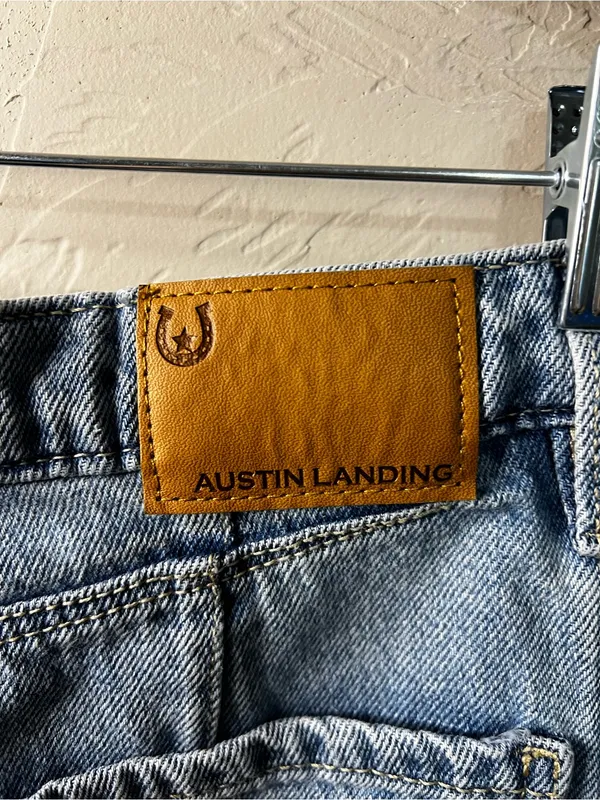 Austin Landing Horseshoe Barrel Wide Leg High Rise Cropped Denim Jeans - Image 10