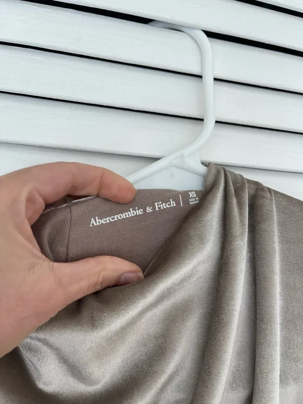 Abercrombie & Fitch Velvet Top - Image 3