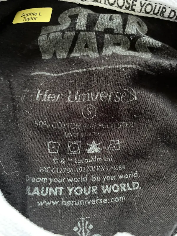 Her Universe T-Shirt from Disney collection size s - Image 6
