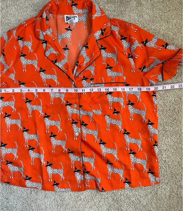 Bouffants & Broken Hearts Orange Halloween Pajama Short Sleeve Top. Size Small - Image 5