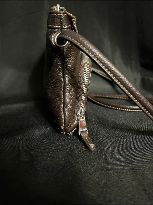 Tignanello Women’s Brown Leather Multi Pocket Crossbody Bag Purse - Image 7