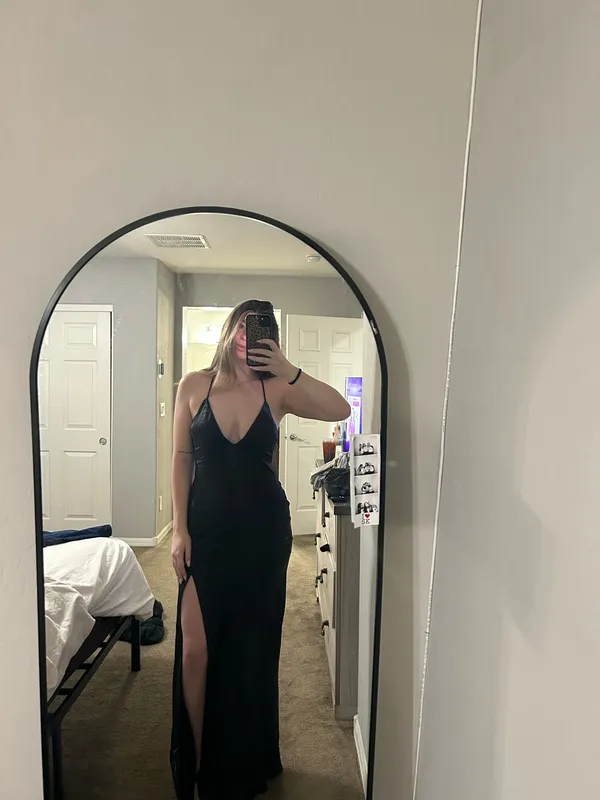 Showpo black dress maxi size 6 - Image 3